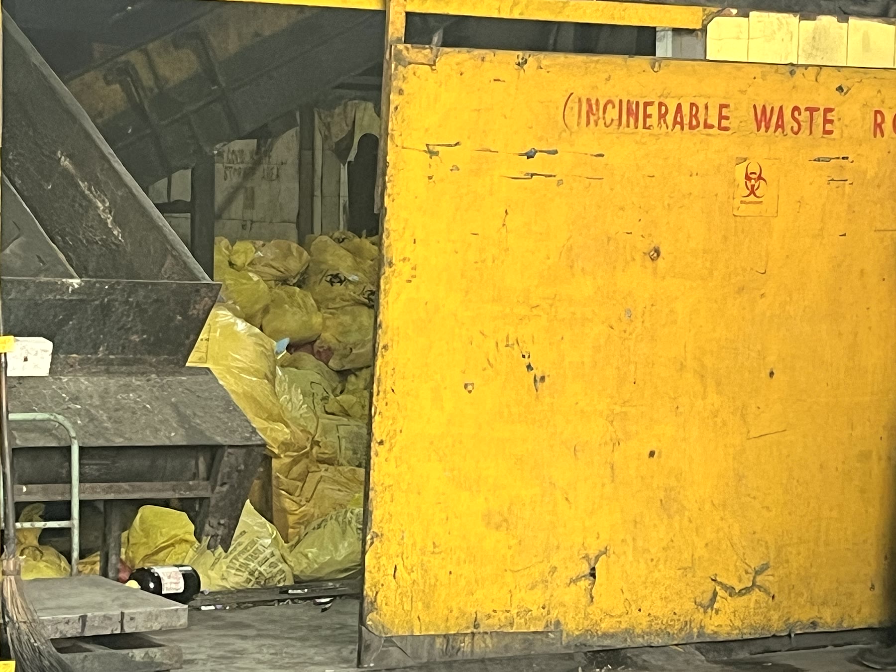 Yellow container for incinerable medical waste